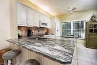 386 Emerald Bay Cir in Naples, FL - Foto de edificio - Building Photo