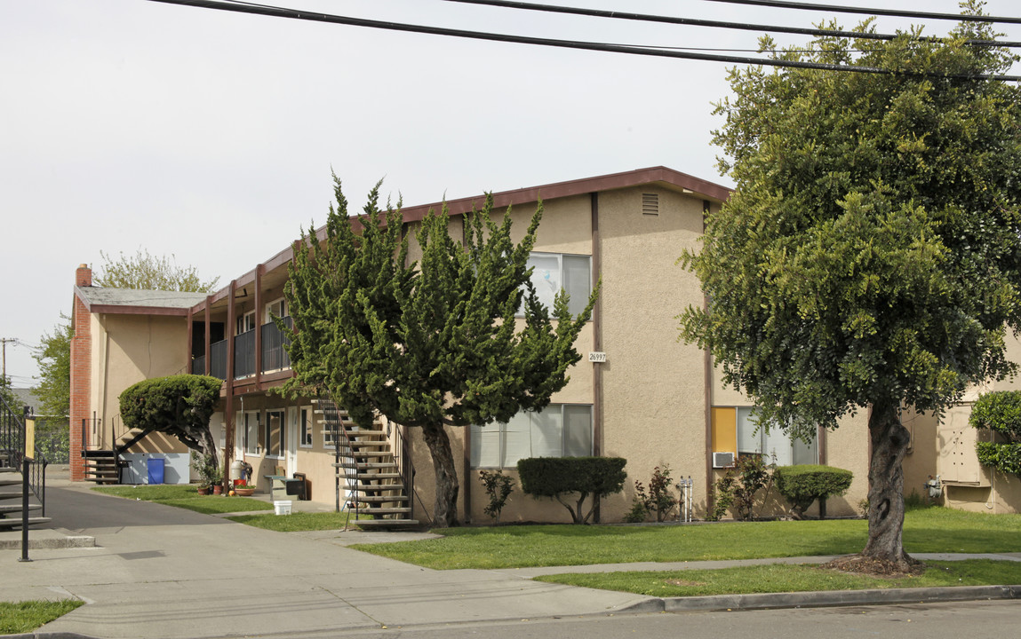 26997 Tyrrell Ave in Hayward, CA - Foto de edificio