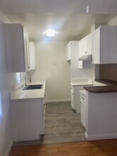 626 E Chevy Chase Dr, Unit 16 in Glendale, CA - Building Photo - Building Photo