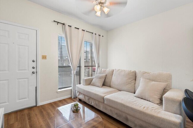 3000 Guadalupe St in Austin, TX - Building Photo - Building Photo