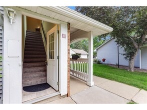 3566 Blue Jay Way in Eagan, MN - Building Photo - Building Photo