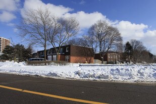 201 Bridletowne Cir in Toronto, ON - Building Photo