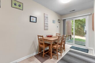 1102 22nd St NE, Unit 604 in Hickory, NC - Building Photo - Building Photo