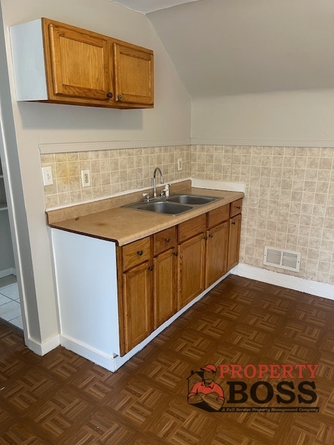 property at 1050 Moss St