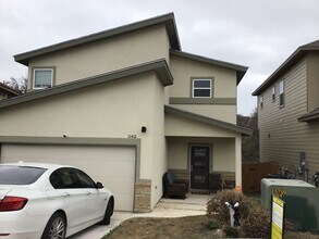 12402 Jacobs Pond in San Antonio, TX - Building Photo - Building Photo