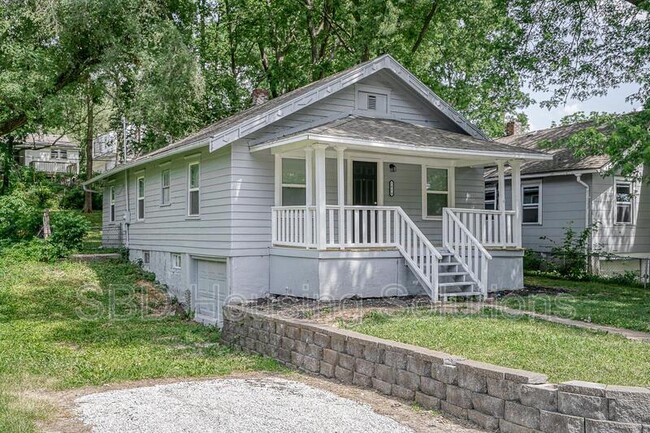 property at 1819 S Hawthorne Ave