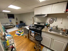 30 Irving St, Unit B in Boston, MA - Building Photo - Building Photo