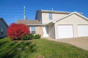 2533 Northampton Dr in Columbia, MO - Building Photo