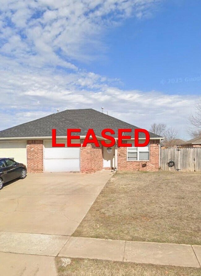 property at 305-307 E Asher Ct