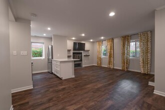 9 W Lee St in Baltimore, MD - Building Photo - Building Photo