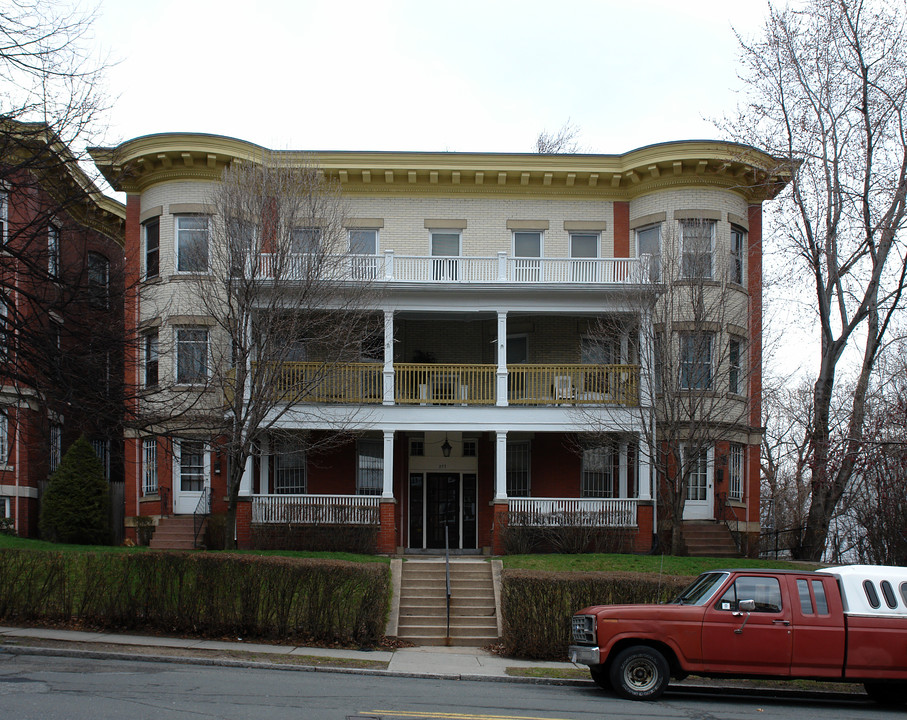 275-279 Suffolk St in Holyoke, MA - Foto de edificio