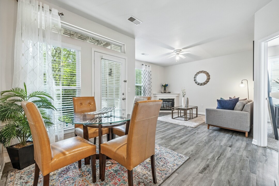 Riverchase Apartments in Indianapolis, IN - Building Photo