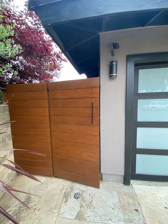 1773 Weston Cir-Unit -Weston - Guest House in Camarillo, CA - Building Photo - Building Photo