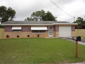 6439 Polk St in New Port Richey, FL - Building Photo