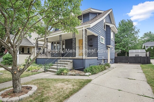713 S Pleasant St in Royal Oak, MI - Building Photo - Building Photo