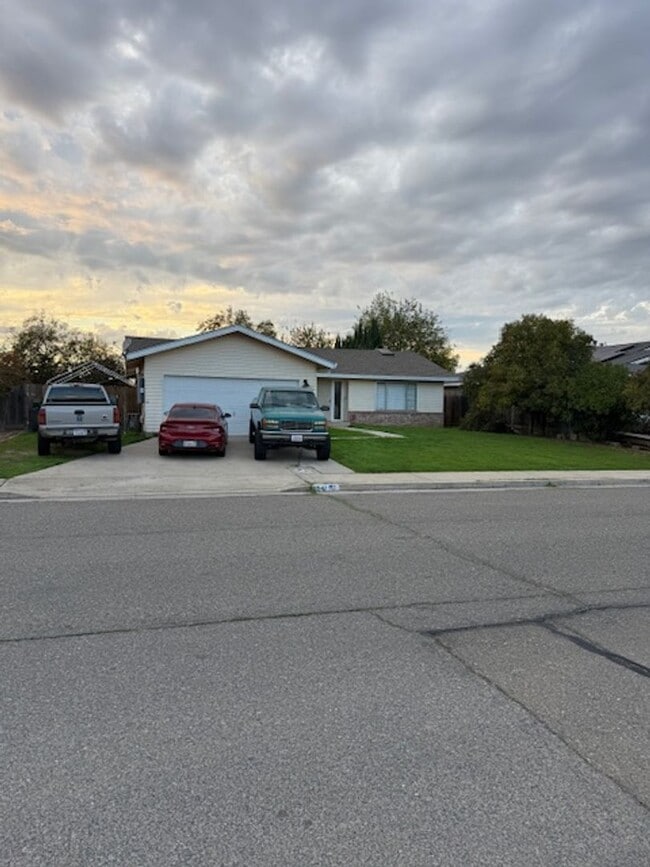 property at 2941 Kansas Ave