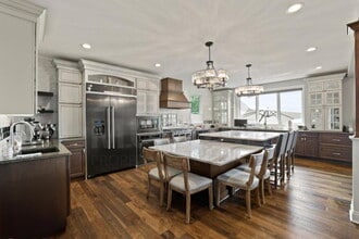 8184 Woodland Shore Dr in Brighton, MI - Building Photo - Building Photo