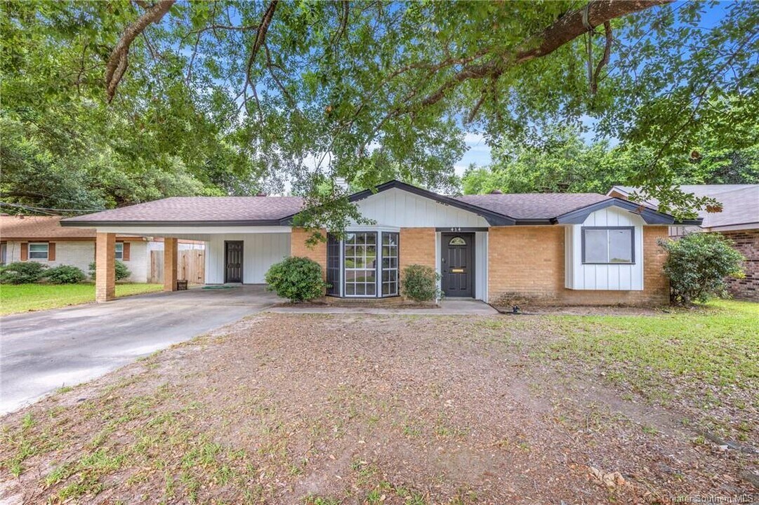 414 Crestwood St in Lake Charles, LA - Building Photo