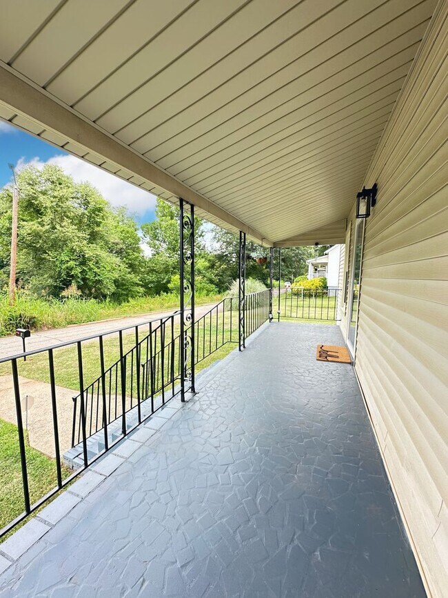 6 S 6th St in Greenville, SC - Building Photo - Building Photo