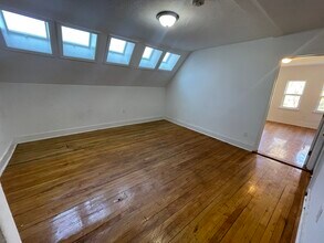 91 Devon St, Unit 3 in Boston, MA - Foto de edificio - Building Photo