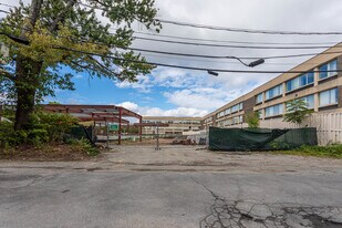 1000 Washington St in Dedham, MA - Building Photo