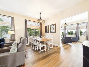 10312 Pinto Creek Ln in Las Vegas, NV - Building Photo - Building Photo