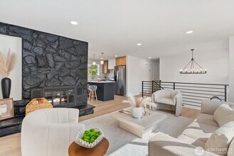 11602 SE 210th Pl in Kent, WA - Building Photo - Building Photo