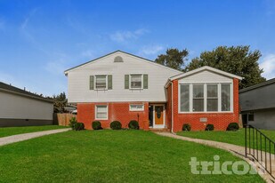 7910 Brookhaven Rd in Windsor Mill, MD - Building Photo