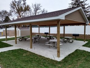 Maplewood Apartments in St. Peter, MN - Building Photo - Building Photo