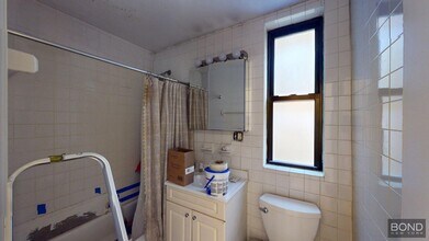 240 Waverly Pl in New York, NY - Building Photo - Building Photo