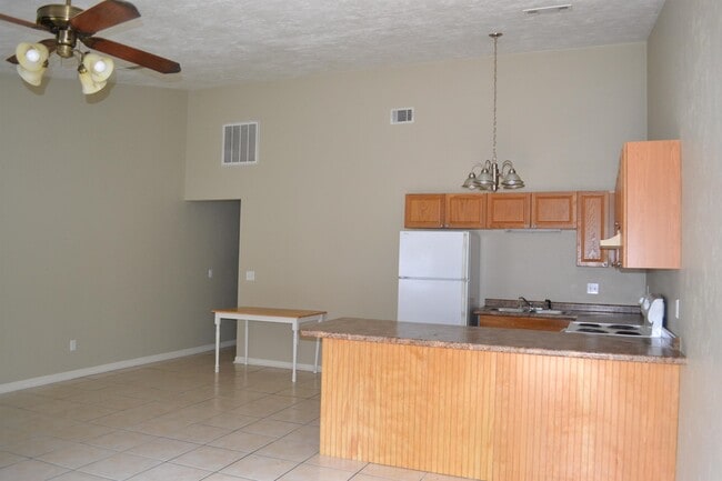 2041 Continental Ave in Tallahassee, FL - Building Photo - Building Photo