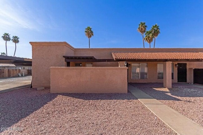 property at 615 N Arrowhead Dr