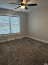 4519 Castle Pines Dr in Springfield, IL - Building Photo - Building Photo