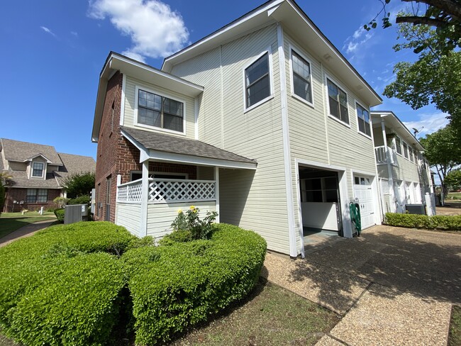 property at 17 Meadow Creek Dr