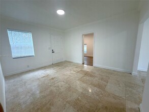 2975 SW 25th Ter in Miami, FL - Building Photo - Building Photo