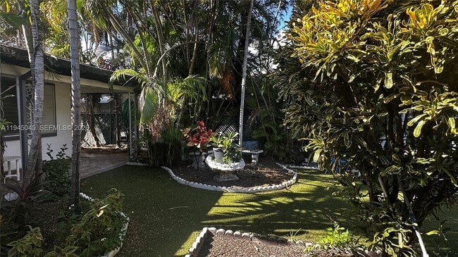 property at 732 Moffett St