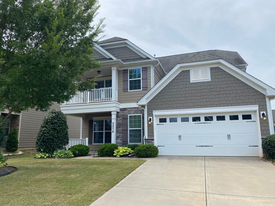 2076 Waverly Ct in Lancaster, SC - Building Photo