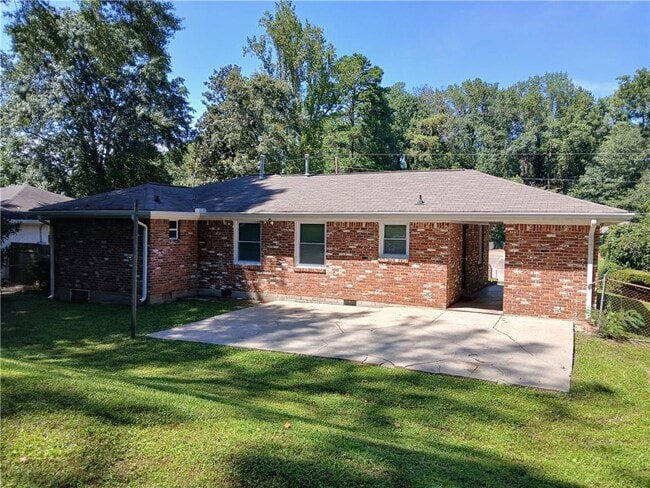 3175 Bellgreen Way in Decatur, GA - Building Photo - Building Photo