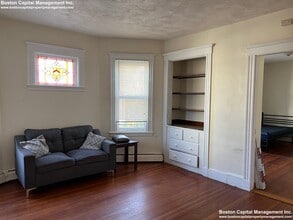 34 Cameron St, Unit 1 in Boston, MA - Foto de edificio - Building Photo