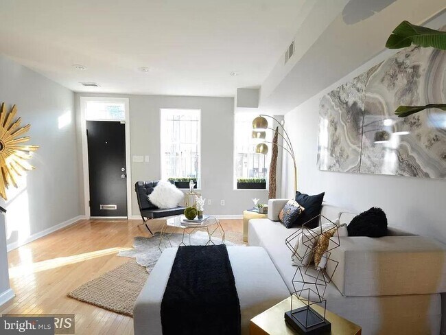 624 14th Pl NE in Washington, DC - Building Photo - Building Photo