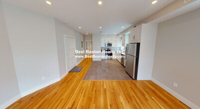 70 Spring St, Unit 2 in Cambridge, MA - Building Photo - Building Photo