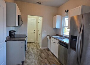 205 Ivy Ln in Kerrville, TX - Building Photo - Building Photo