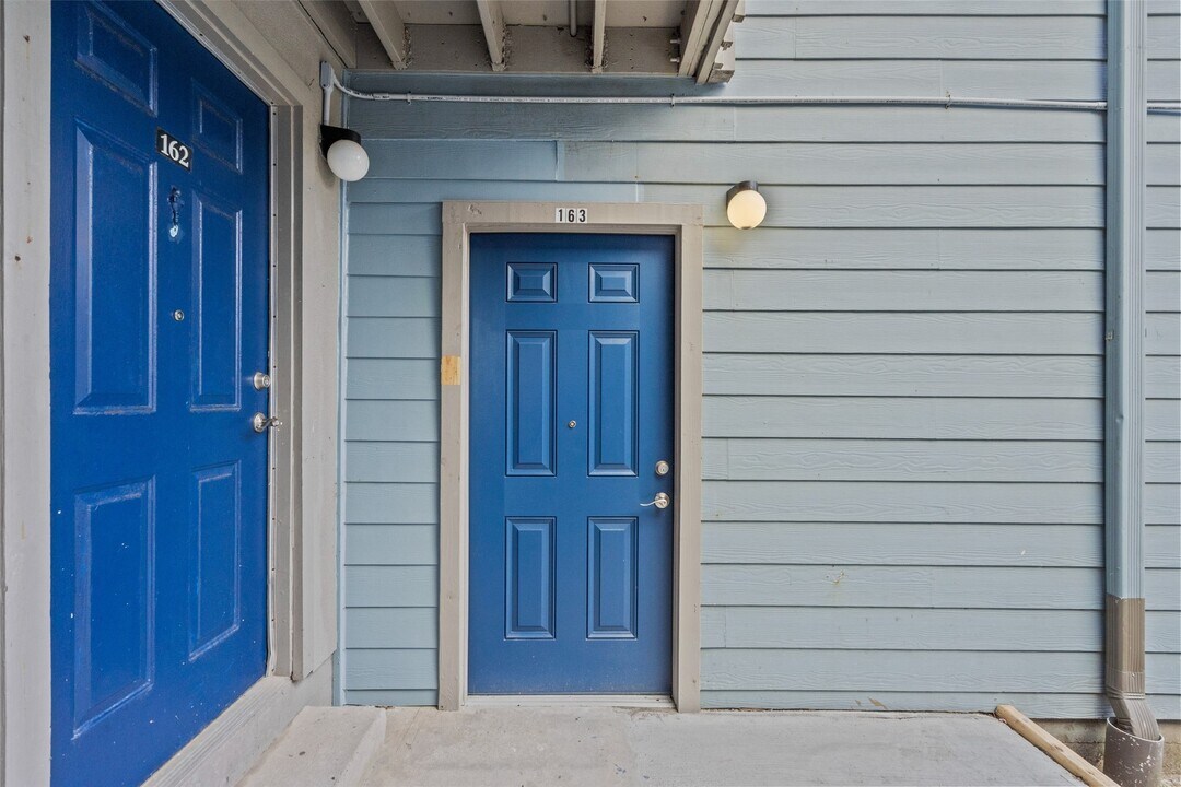 8100 Seawall Blvd in Galveston, TX - Building Photo