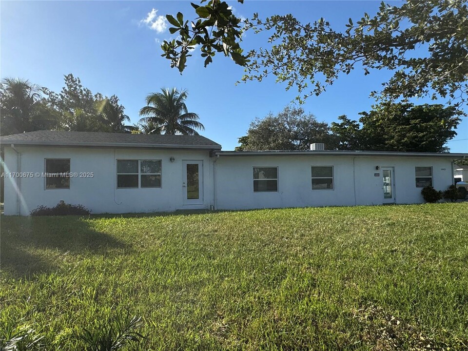 14430 NE 14th Ave in Miami, FL - Building Photo