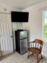 2495 Bayside St, Unit B in Naples, FL - Foto de edificio - Building Photo