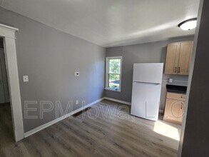 733 Baltimore St in Waterloo, IA - Building Photo - Building Photo