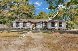 5912 Pamela Dr in Milton, FL - Building Photo