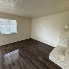 6901 Wentworth Dr in Austin, TX - Building Photo - Building Photo