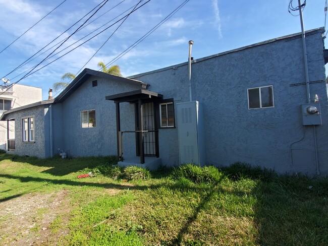 522 W Florence Ave in Los Angeles, CA - Building Photo - Building Photo