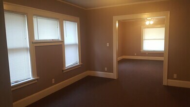 1133-1135 N Main St in Rockford, IL - Building Photo - Building Photo